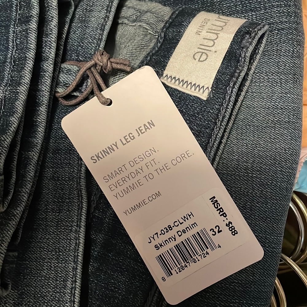 Yummie stonewashed jeggings size 32